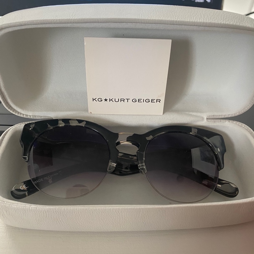 NWT! KG Kurt Geiger sunglasses